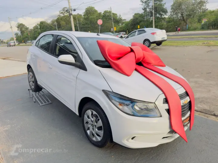 Onix Hatch 1.4 4P FLEX LT