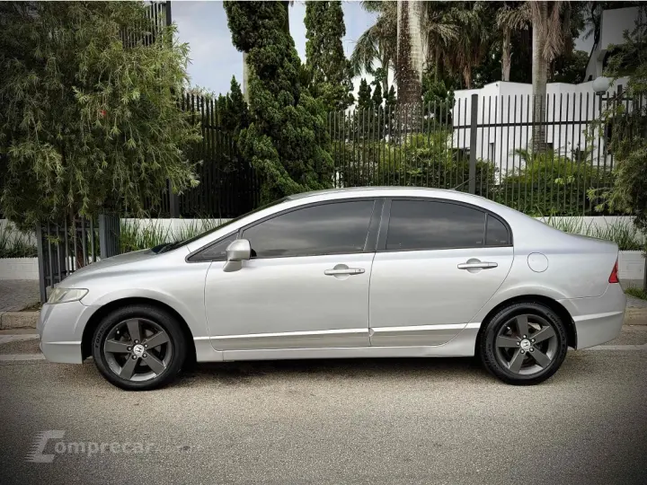 CIVIC 1.8 LXS 16V GASOLINA 4P AUTOMÁTICO