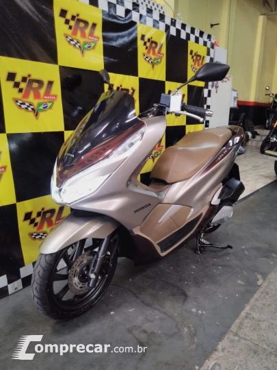 PCX 150 DLX