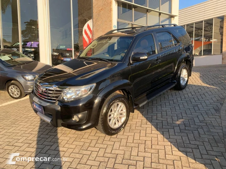 Hilux SW4 SR 4x2 2.7/ 2.7 Flex 16V Aut.