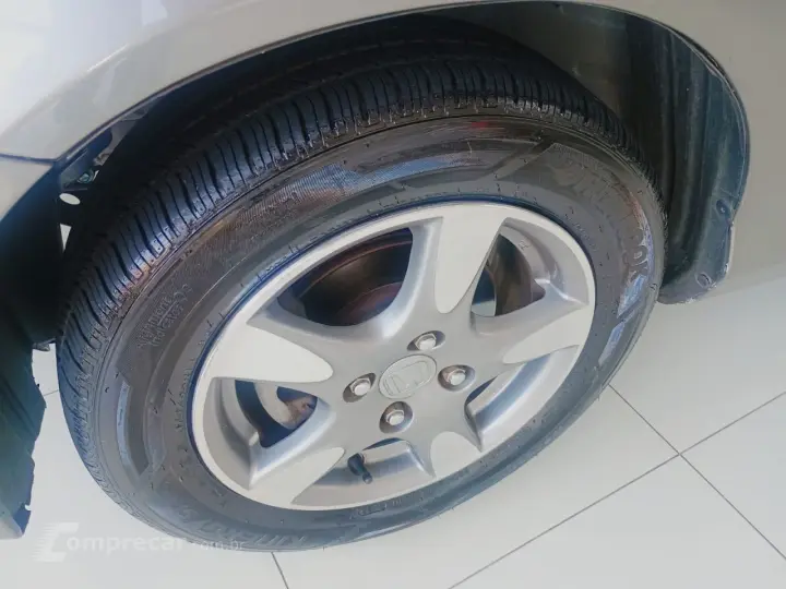 Fit 1.4 16V 4P LX FLEX