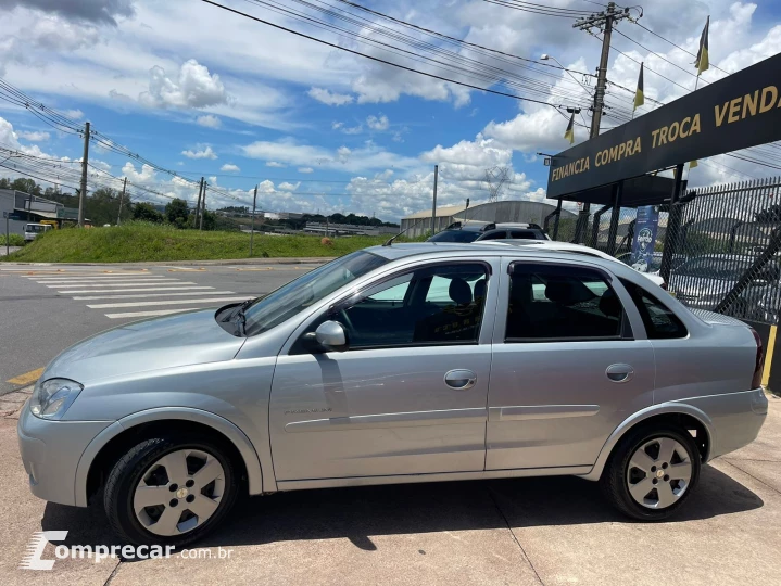 CORSA 1.4 MPFI Premium Sedan 8V