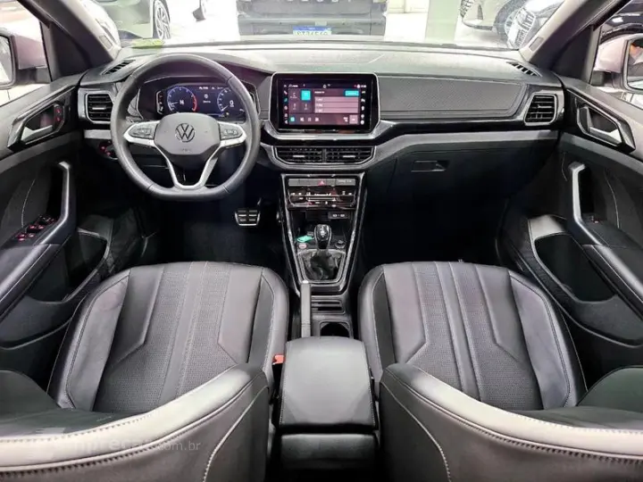 T CROSS HIGHLINE 250 TSI AUT