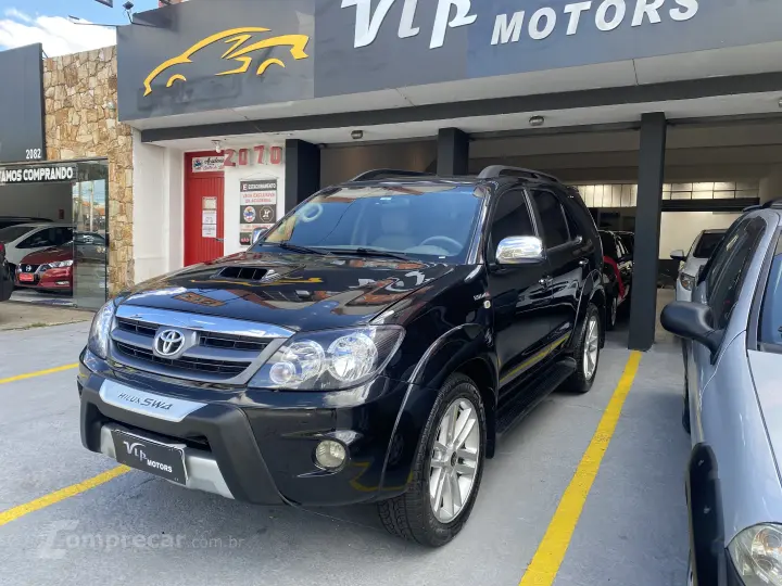 HILUX 2.8 SW4 4X4 8V