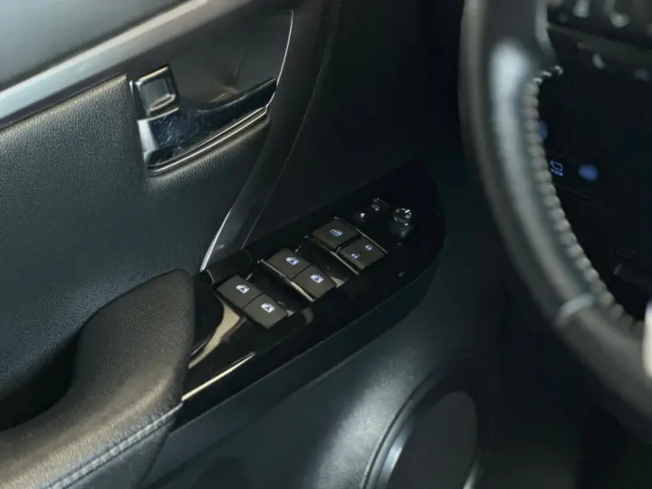 HILUX SW4 2.8 D-4D TURBO DIESEL SRX 7L 4X4 AUTOMÁTICO