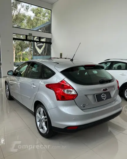 FOCUS 2.0 Titanium Hatch 16V