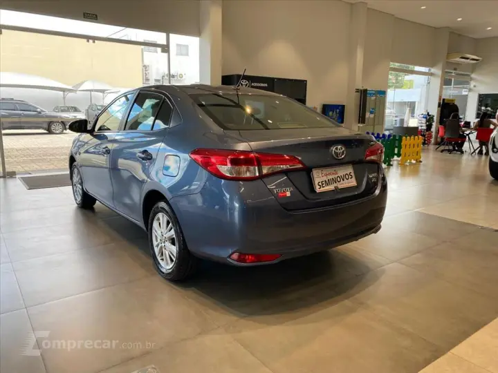 YARIS 1.5 16V FLEX SEDAN XL MANUAL