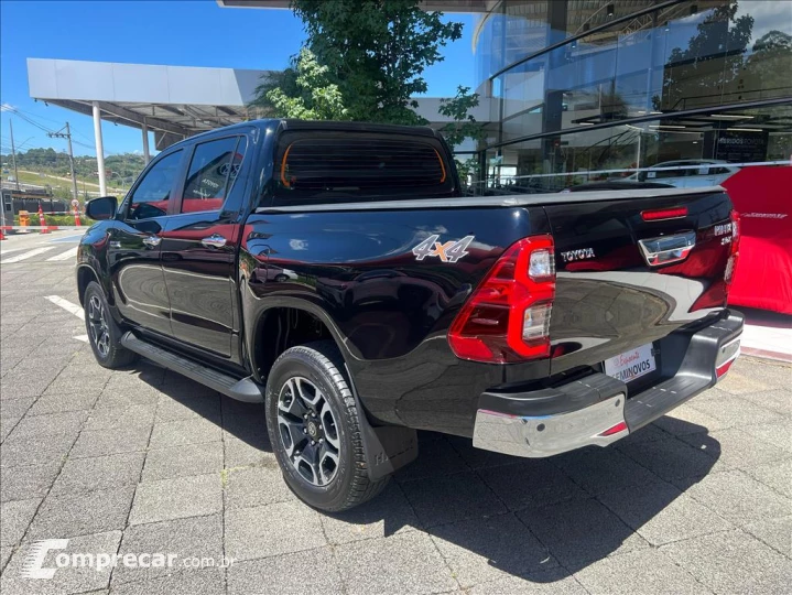 HILUX 2.8 D-4D TURBO DIESEL CD SRX 4X4 AUTOMÁTICO