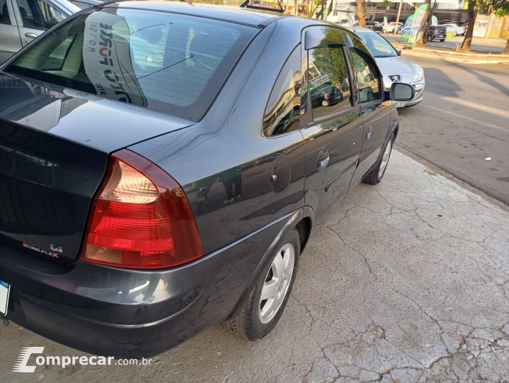 Corsa Sedan Premium 1.4