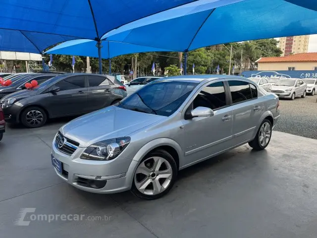 VECTRA SEDAN - 2.0 MPFI ELEGANCE 8V 4P MANUAL
