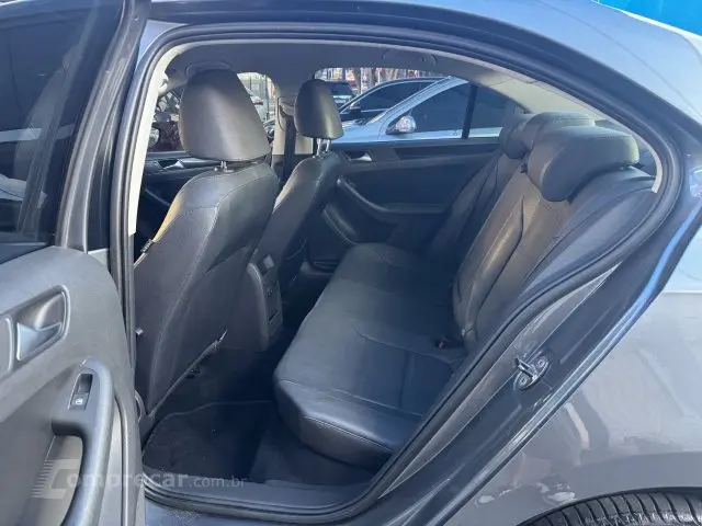 JETTA - 2.0 COMFORTLINE 4P TIPTRONIC