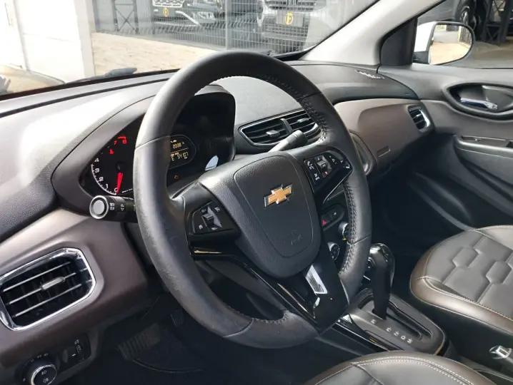 Prisma 1.4 4P LTZ  AUTOMÁTICO