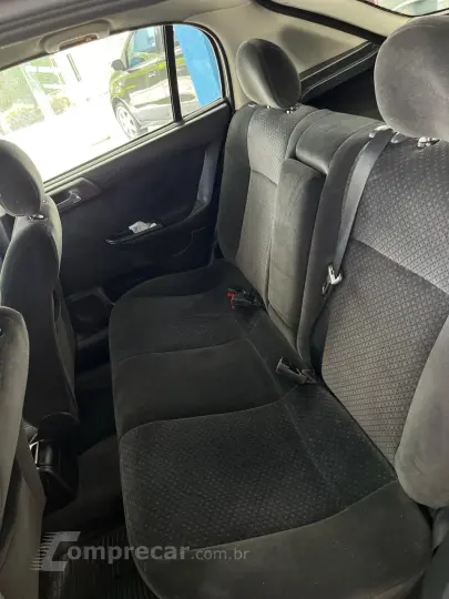 ASTRA 2.0 MPFI Advantage Sedan 8V