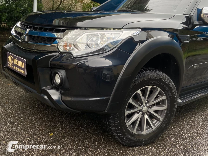 L200 TRITON 2.4 16V Turbo Outdoor Hpe-s CD 4X4