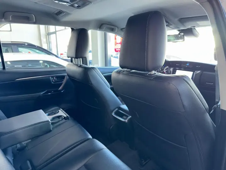 HILUX SW4 2.8 D-4d Turbo SRX 7L 4X4