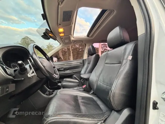 OUTLANDER 3.0 GT 4X4 V6 24V GASOLINA 4P AUTOMÁTICO