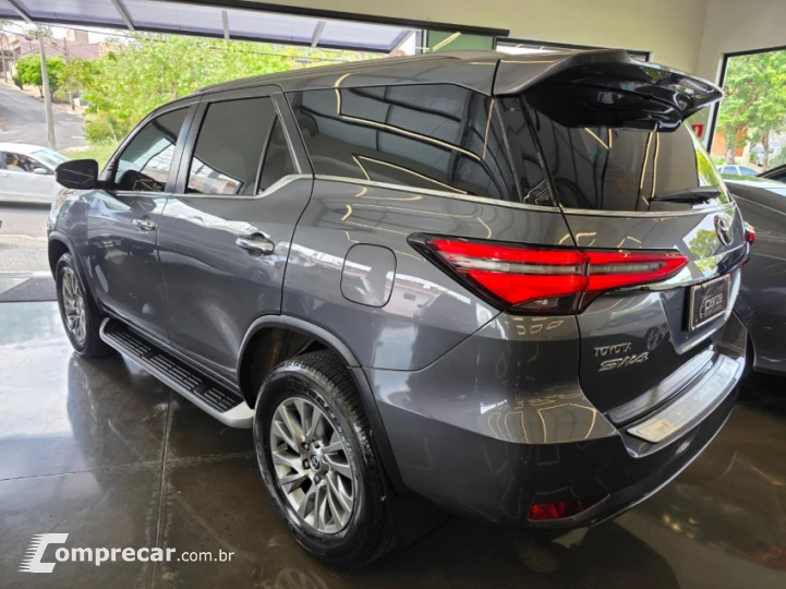 HILUX SW4 2.8 D-4d Turbo SRX 7L 4X4