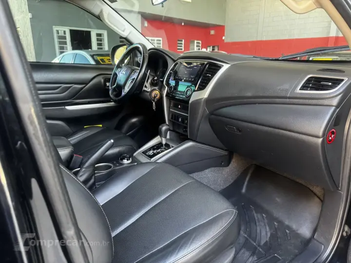 L 200 Triton 2.4 16V SPORT HPE 4X4 CABINE DUPLA TURBO DIESEL