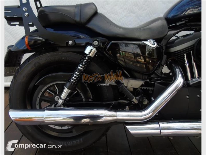 SPORTSTER IRON 883