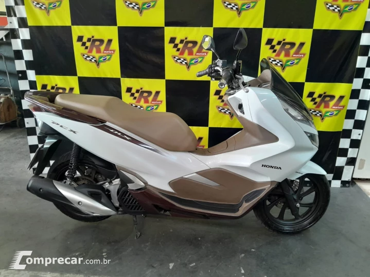 PCX 150 DLX