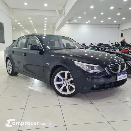 545I 4.4 Sedan V8 32V
