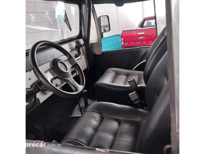 JEEP 2.6 6 CILINDROS 12V GASOLINA 2P MANUAL