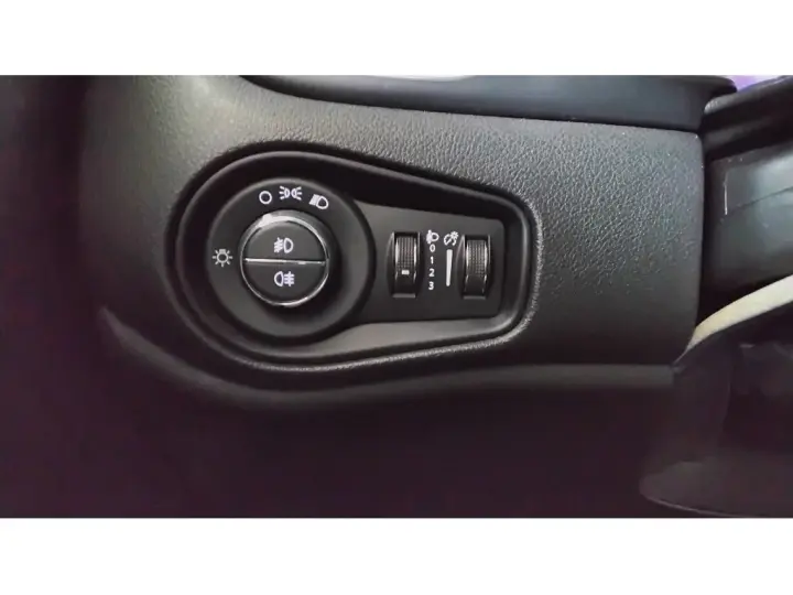 RENEGADE 1.8 16V FLEX LONGITUDE 4P AUTOMÁTICO
