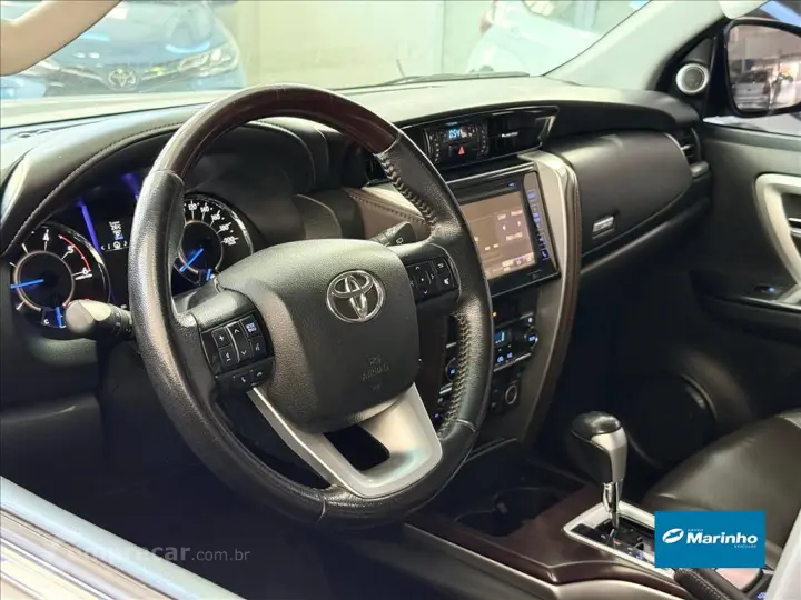 HILUX SW4 2.8 SRX 4X4 7 LUGARES 16V TURBO INTERCO