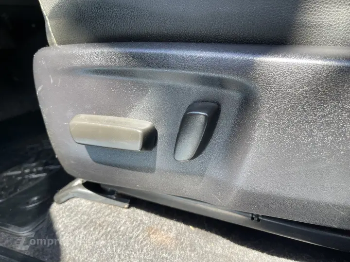 HILUX 2.8 D-4D TURBO DIESEL CD SRX 4X4 AUTOMÁTICO