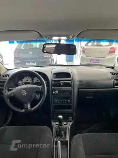 ASTRA 2.0 MPFI Advantage Sedan 8V