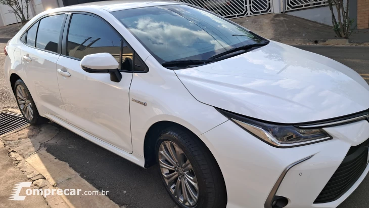 COROLLA 1.8 VVT-I Hybrid Altis