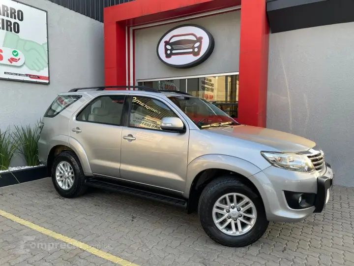 HILUX SW4 2.7 SR 7 LUGARES 4X2 16V FLEX 4P AUTOMÁTICO