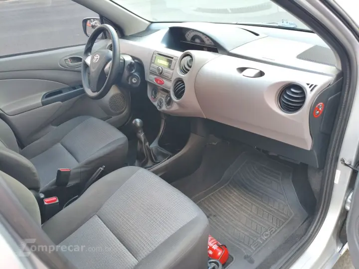 Etios Hatch 1.3 16V 4P FLEX XS