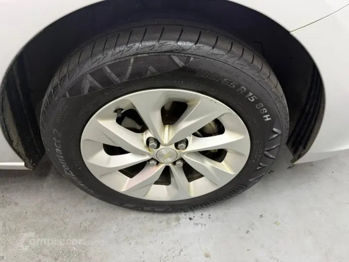 ONIX SEDAN Plus LT 1.0 12V TB Flex Mec.