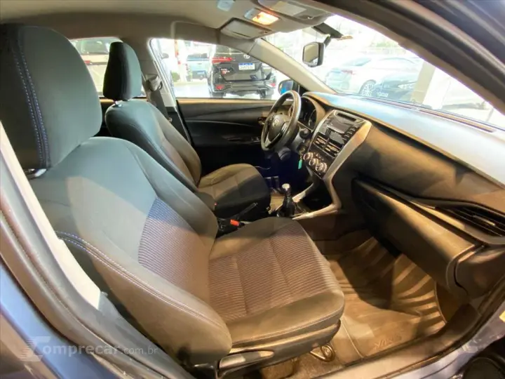 YARIS 1.5 16V FLEX SEDAN XL MANUAL
