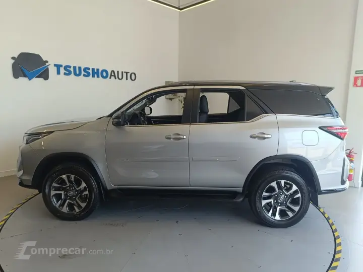 HILUX SW4 2.8 D-4D TURBO SRX PLATINUM 7L 4X4 AUTOMÁTICO