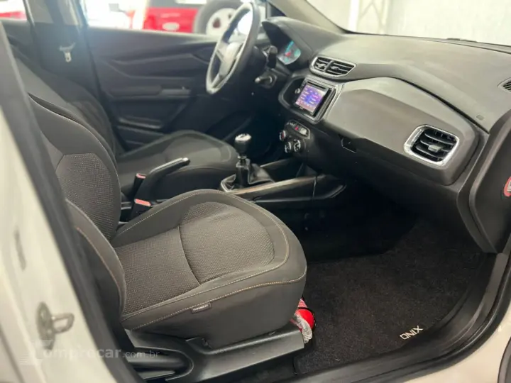 Onix Hatch 1.4 4P FLEX LT