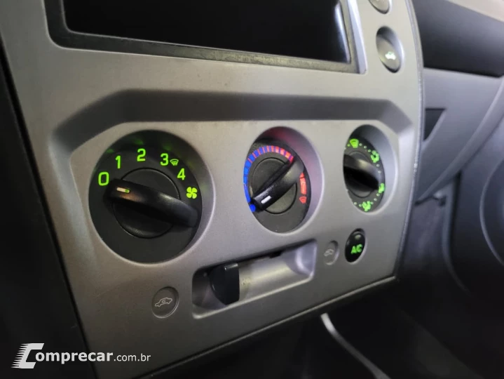 FIESTA 1.6 MPI Class Hatch 8V