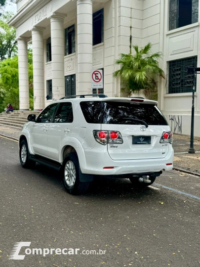 HILUX SW4 2.7 SR 7 Lugares 4X2 16V