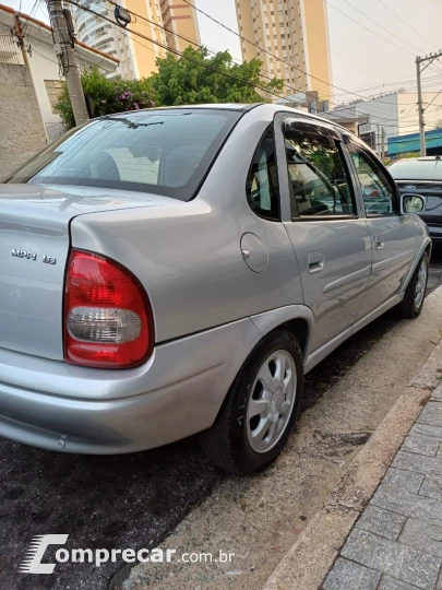 CORSA 1.6 MPFI GLS Sedan 8V