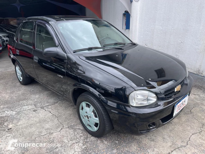 CORSA 1.0 MPFI Classic Sedan Life 8V