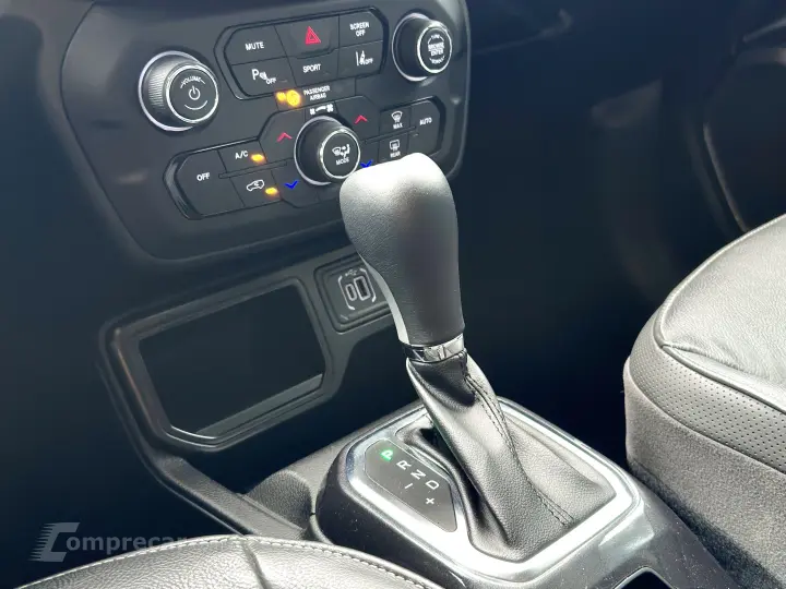 RENEGADE 1.3 T270 TURBO FLEX LONGITUDE AT6