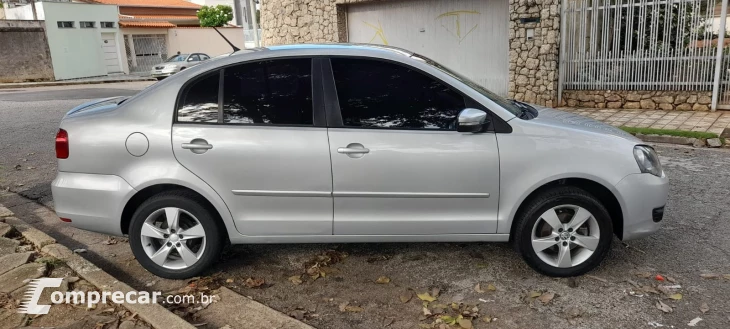 POLO SEDAN 1.6 MI 8V