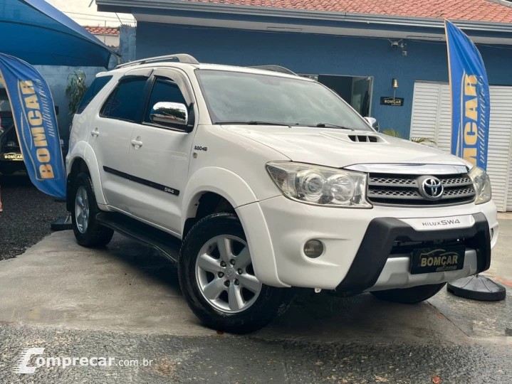 Hilux SW4 SRV D4-D 4x4 3.0 TDI Dies. Aut