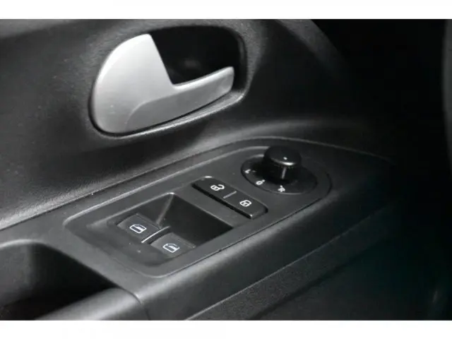 UP - 1.0 TSI MOVE UP 12V 4P MANUAL