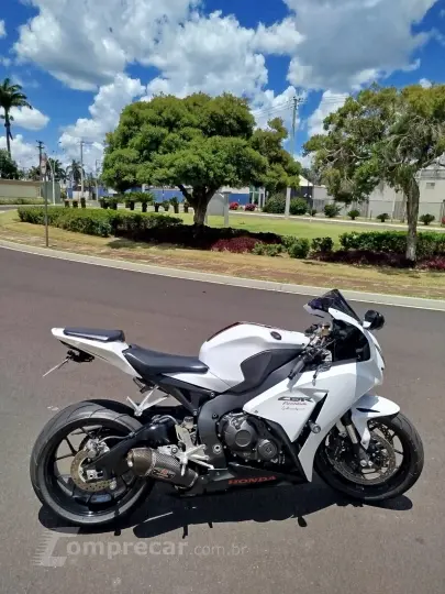 CBR 1000RR - Fireblade