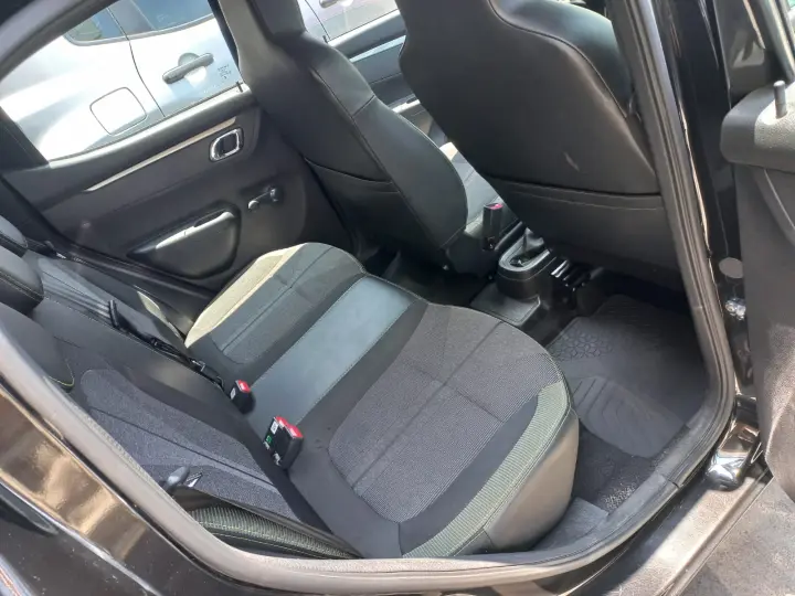 KWID 1.0 12V SCE Outsider