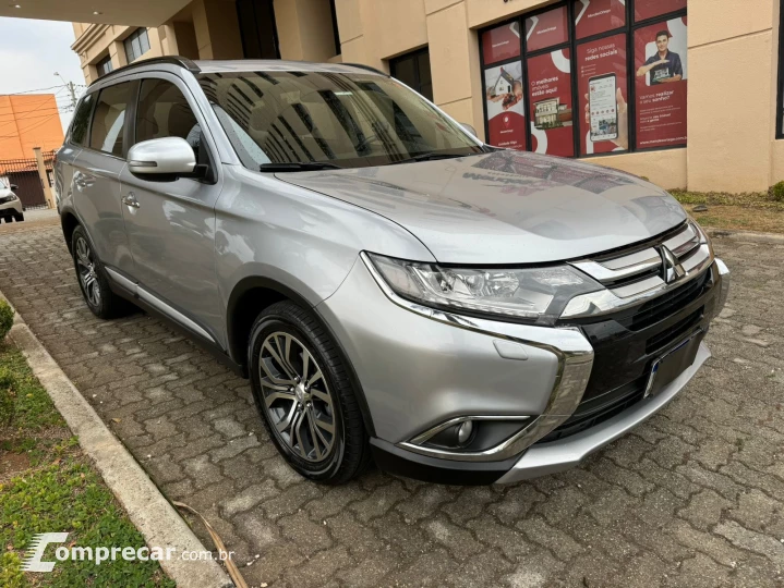 OUTLANDER 2.2 Mivec Di-d Hpe-s AWD