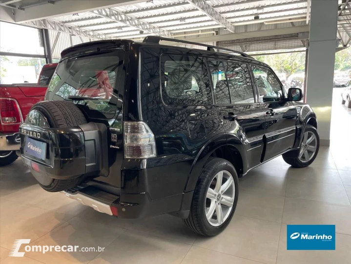 PAJERO FULL 3.8 HPE 4X4 V6 24V GASOLINA 4P AUTOMÁ