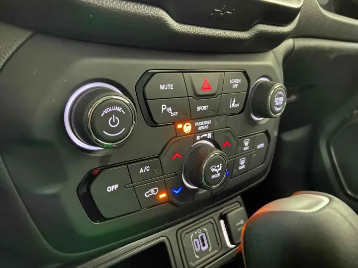 RENEGADE 1.3 T270 TURBO FLEX LONGITUDE AT6